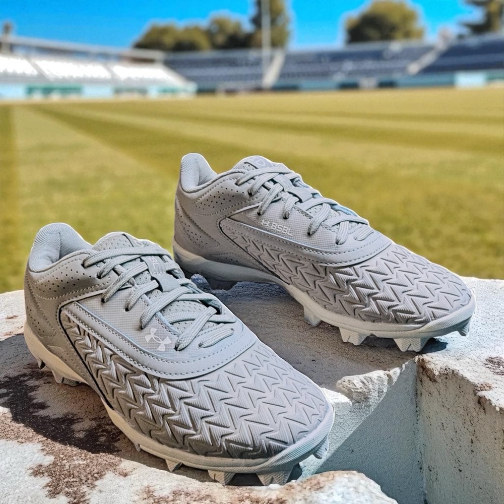 New Under Armour LeadOff Low RM Jr 3.0 Baseball Cleats - Size 5Y